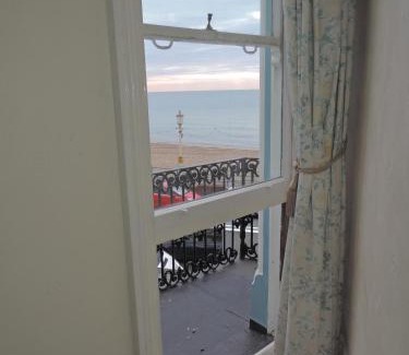 Eastbourne City Centre House | Beach Front Guest House