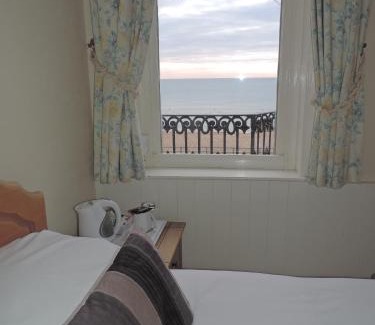 Eastbourne City Centre House | Beach Front Guest House
