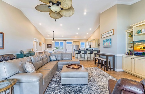 St. George Island House | Beach Front, Heated Pool, Gorgeous Gulf Views Sleeps 10