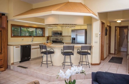 Crescent Beach House | Beach Front,Heated Pool,Spa, Beach Views, Umbrella+Lounger for beach, Balconies