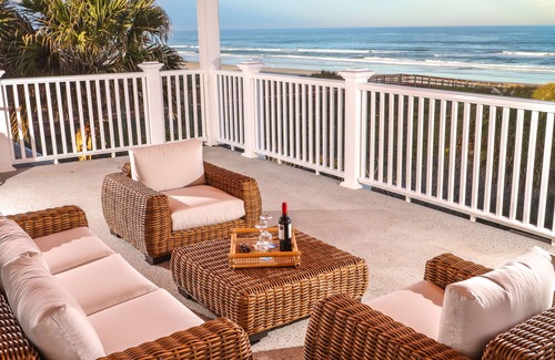 Crescent Beach House | Beach Front,Heated Pool,Spa, Beach Views, Umbrella+Lounger for beach, Balconies