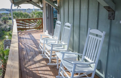 Crescent Beach House | Beach Front,Heated Pool,Spa, Beach Views, Umbrella+Lounger for beach, Balconies