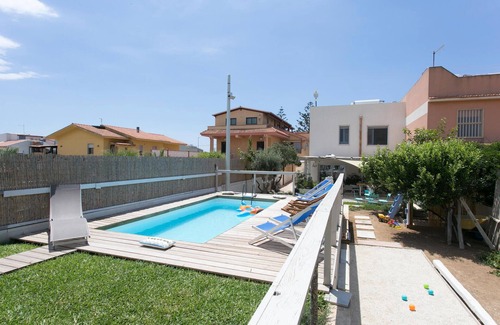 Santa Maria del Focallo House | Beach front home in Ispica