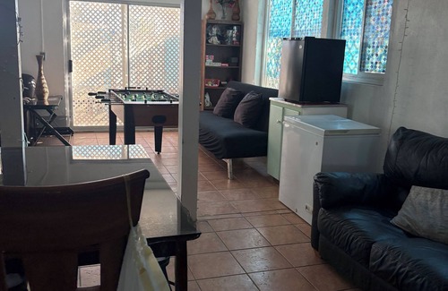 South Mission Beach House | Beach Front House, by Volleyball Court ,nSpacious 4-bedroom house with WiFi, AC