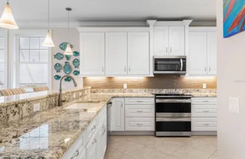 Painters Hill House | Beach Front House - Game Room - Outdoor Dining - Bunk Beds