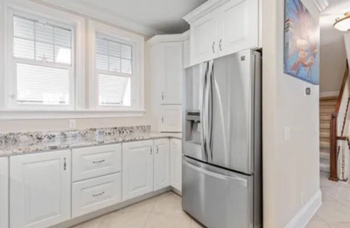 Painters Hill House | Beach Front House - Game Room - Outdoor Dining - Bunk Beds