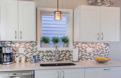 Manzanita House | Beach Front, Large home with hot tub, sleeps 15, great property!