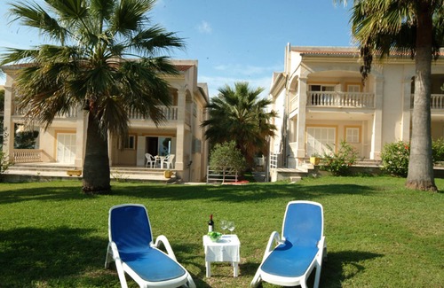 Alcudia Apartment | Beach Front Line Apartment with sea views and AC, in Port d'Alcudia