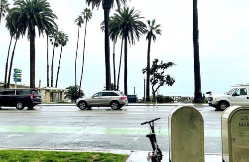 Verdugo Viejo Apartment | Beach Front Loft at Santa Monica Pier