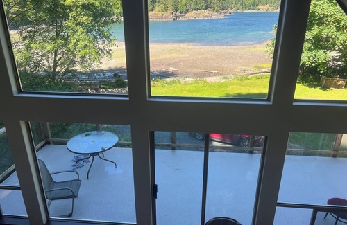 Quadra Island Cottage | Beach front newly renovated 4 bed house quiet safe beach Family Friendly