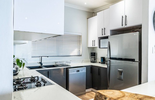 Ballito Apartment | Beach Front Penthouse Apartment (No load-shedding)