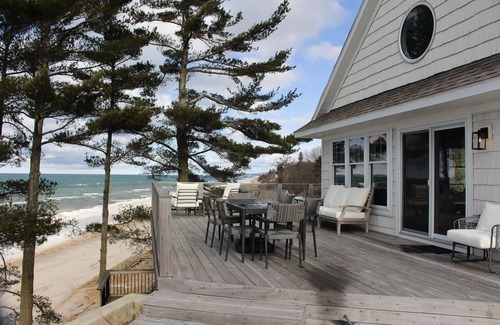 Montague House | Beach Front Property, Amazing views