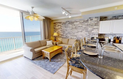 Panama City Beach Resort | Beach Front Resort with Gulf View in Panama City Beach with all amenities!