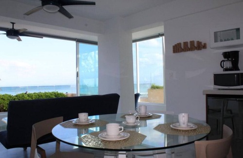 Punta Cancun Apartment | Beach Front Renewed Apartment