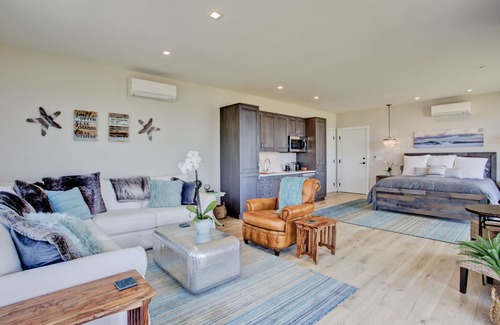 Carpinteria Apartment | Beach front Sea Loft in Santa Barbara. Weekly discounts. Best beach sunsets!