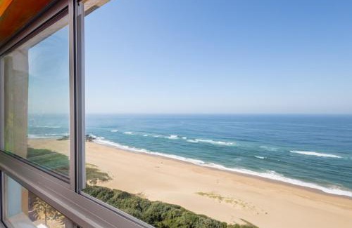 Kingsborough Apartment | Beach Front Self Catering Apartment With Pool