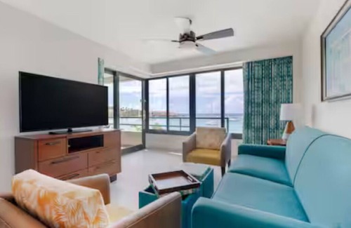 Little Bay Apartment | BEACH FRONT Spacious 2-bedroom hotel suite with kitchen, balcony in Philipsburg.