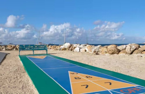 Little Bay Apartment | BEACH FRONT Spacious 2-bedroom hotel suite with kitchen, balcony in Philipsburg.