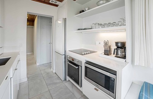 Nokomis House | Beach Front Two Bedroom Bungalow on Casey Key - 5