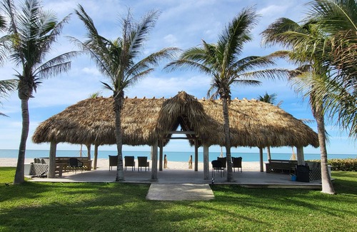 Nokomis House | Beach Front Two Bedroom Bungalow on Casey Key - 5