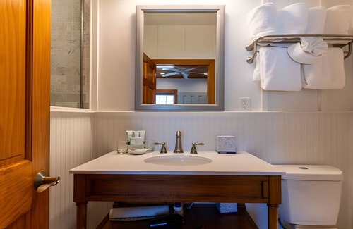 Captiva Hotel | Beach Getaway: Comfortable Cottage w/Stunning Beach Views | Free Parking | Pool
