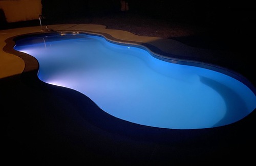 Southend House | Beach Getaway with Private Pool