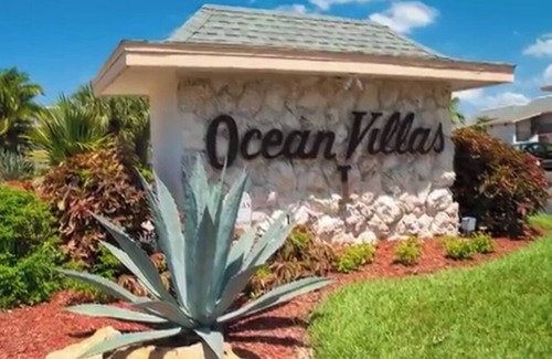 Fort Pierce Condo | Beach Getaway with lots to do in Hutchinson Island