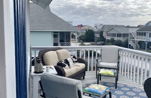 Sunset Beach House | Beach Goals! 4 bedroom 2.5 bath home, just a 5 minute walk to beach!