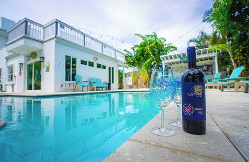 Indian Rocks Beach House | Beach, golf cart, pool and pickleball at Oasis