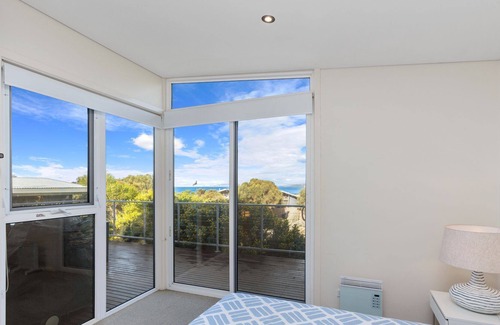 Skenes Creek House | Beach Gum - A home among the gum trees with ocean views