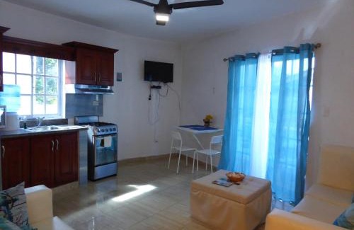El Pueblito Hotel | Beach Hotel in El Pueblito - Fast Wi-Fi, Good AC, 2 min Walk to Beach