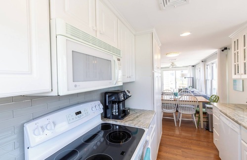 South Beach Haven House | Beach Haven Beach Block - 3rd house from beach - 2 private decks & so much more.