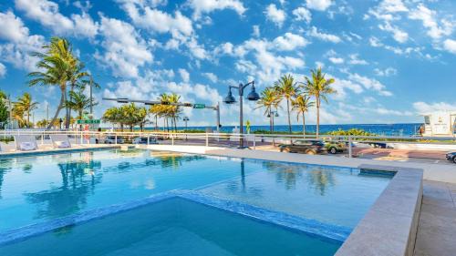 Birch Park Finger Streets House | Beach Haven by AvantStay Pool Ocean Views Steps from the Beach