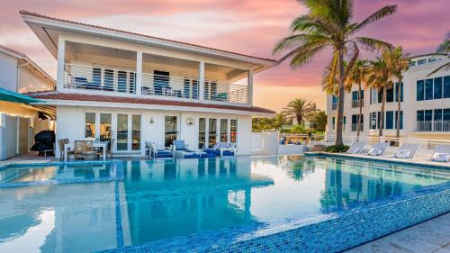 Birch Park Finger Streets House | Beach Haven by AvantStay Pool Ocean Views Steps from the Beach