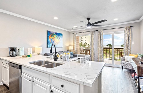 Galveston Condo | Beach Hideaway, Ocean views, King bed, Dogs OK