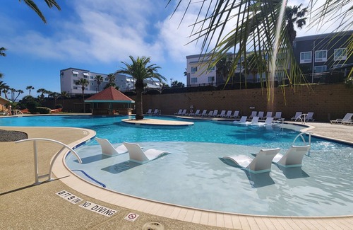 Galveston Condo | Beach Hideaway, Ocean views, King bed, Dogs OK
