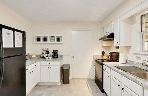 Whitemarsh Island House | Beach & History Quiet, Central & Dog-Friendly Home
