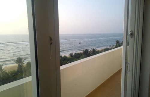 Mount Lavinia Condo | Beach Holiday Apartment With Beautiful Birds Eye View Of The Indian Ocean