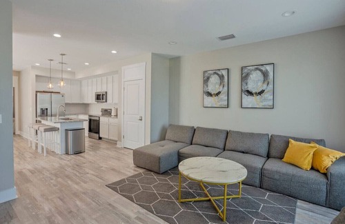 Madeira Beach Apartment | Beach Home Luxury S/POOL-Golf Cart