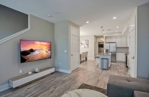 Madeira Beach Apartment | Beach Home Luxury S/POOL-Golf Cart