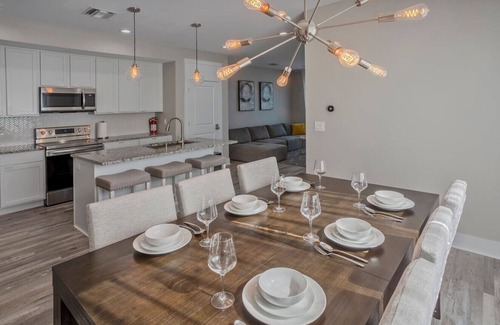 Madeira Beach Apartment | Beach Home Luxury S/POOL-Golf Cart