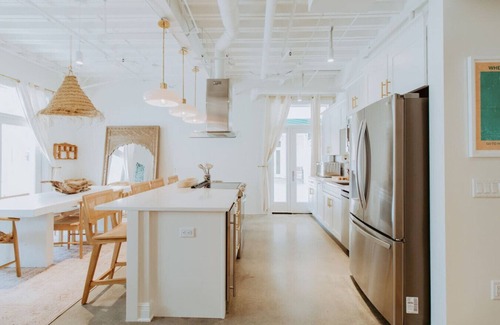 Sunnyside Condo | Beach Home Perfect for Family Getaway! 4 pools|W/D