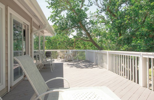 Charleston County House | Beach Home Steps Away from Beach Access at Wild Dunes Resort on Isle of Palms
