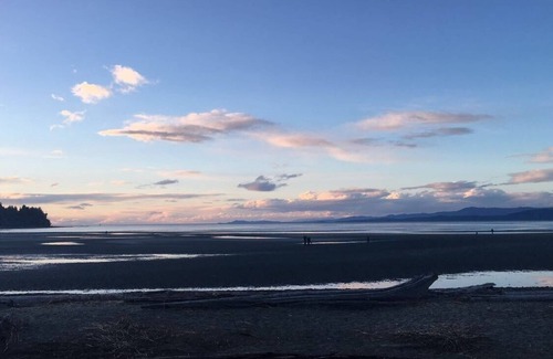 Regional District of Nanaimo Apartment | Beach House #1 - Park Sands Beach Resort- Near Water.