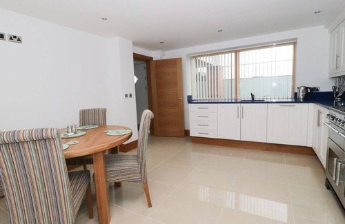 Benllech Apartment | BEACH HOUSE APARTMENT, luxury holiday cottage, with pool in Benllech