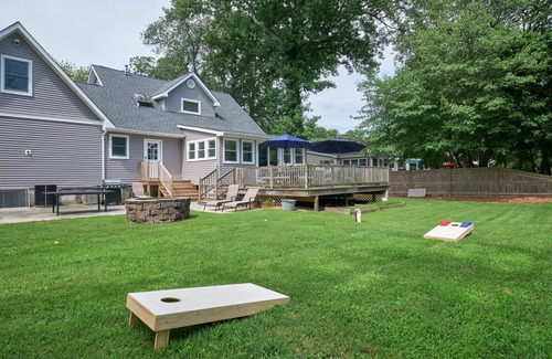 Erma House | Beach House Bliss - Cape MaynnCoastal retreat w/space for multiple families!
