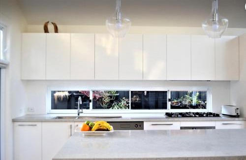 Manly Vale House | Beach House Close to Manly