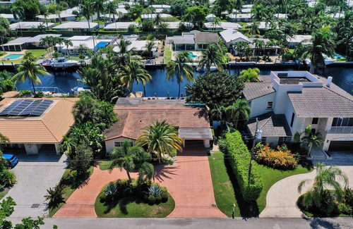 Terra Mar Island Estates House | Beach House - Heated Pool - Waterfront - Steps to the Beach