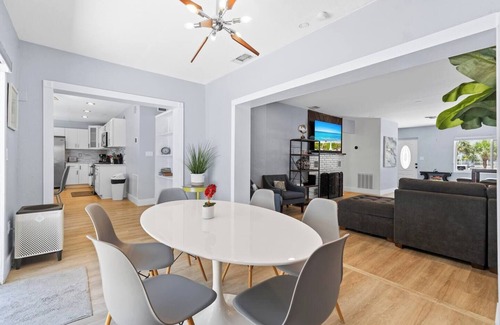 Lauderdale Beach Apartment | Beach House! + Hot Tub Paradise!
