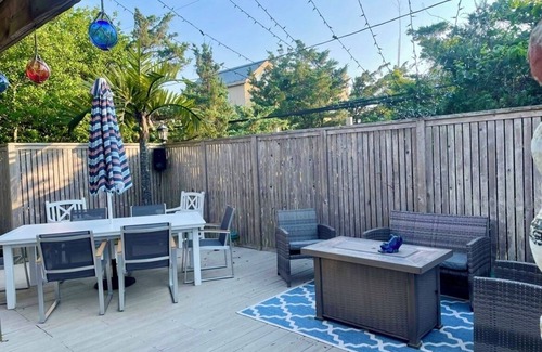 Ocean Beach House | Beach house located in Ocean Beach/Seaview - steps away from the waves!